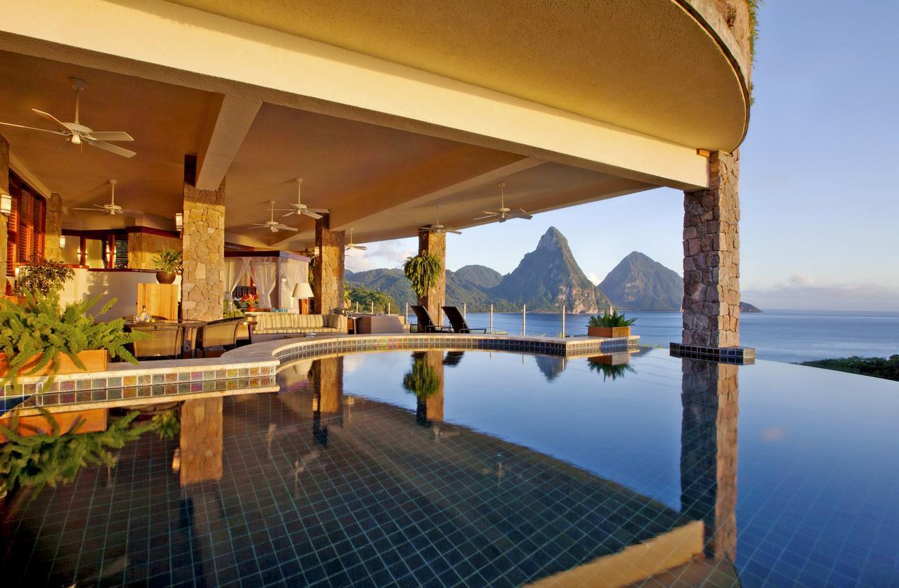 Galaxy Infinity Pool Sanctuary